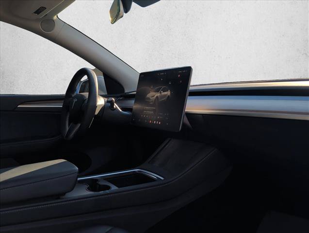 Used 2023 Tesla Model Y Long Range AWD/4WD image 25