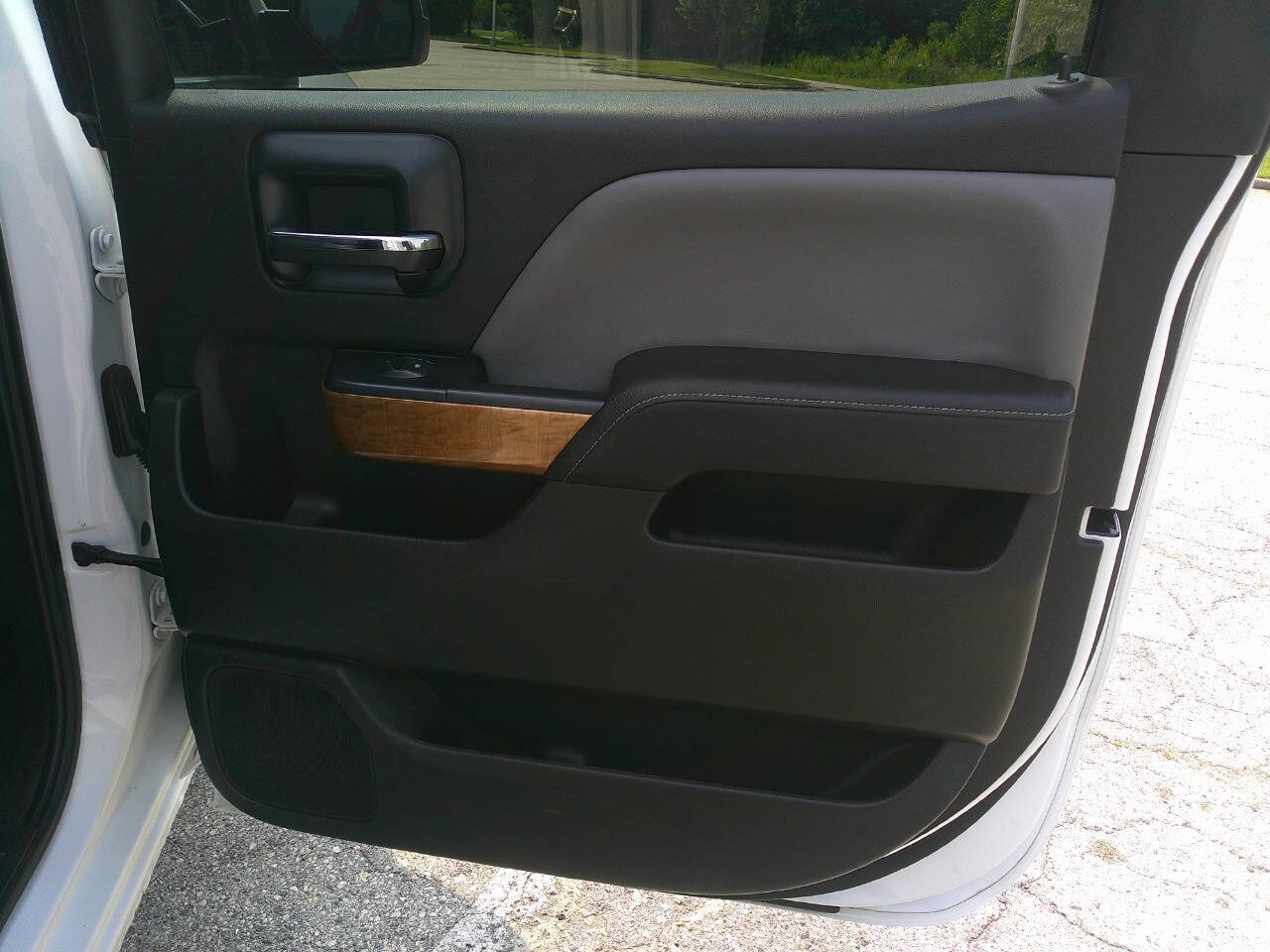 Used 2014 Chevrolet Silverado 1500 LTZ w/ LTZ Plus Package AWD/4WD image 19