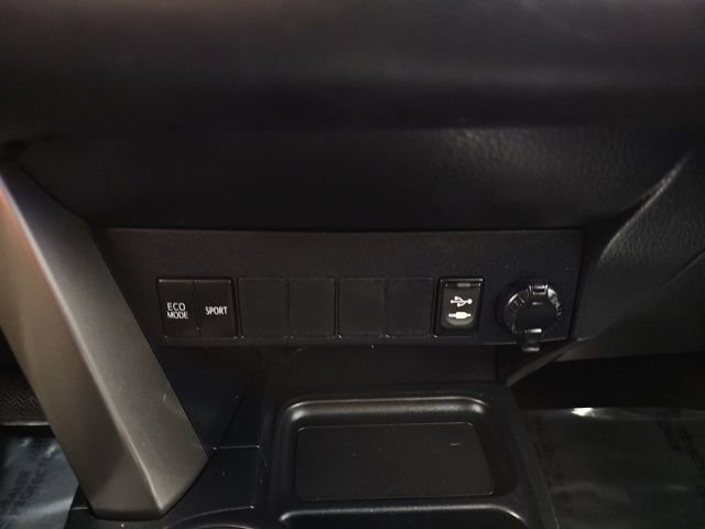 Used 2018 Toyota RAV4 XLE w/ Plus Extra Value Package image 23