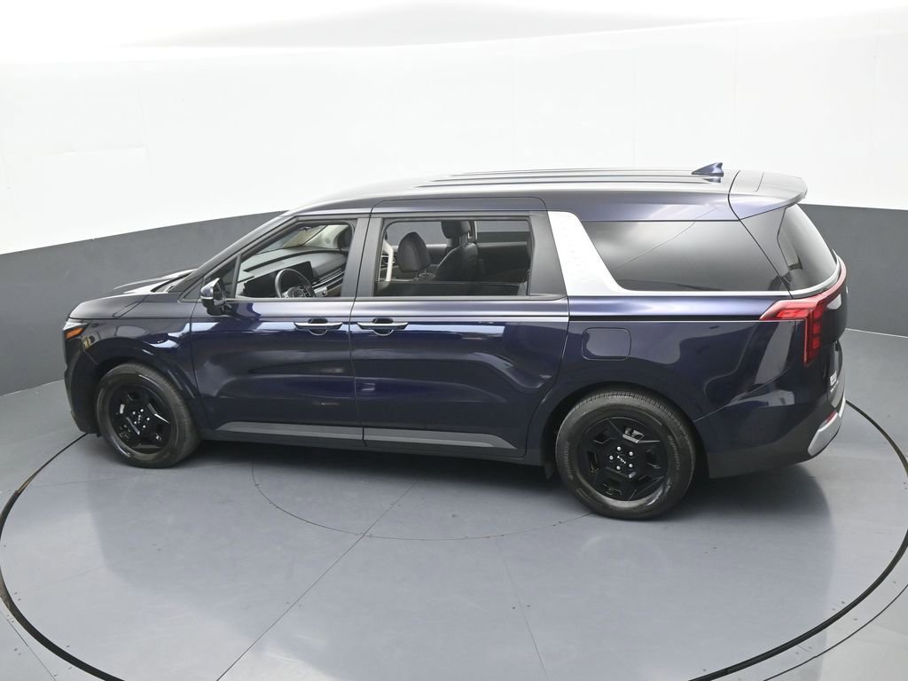 Used 2025 Kia Carnival image 52