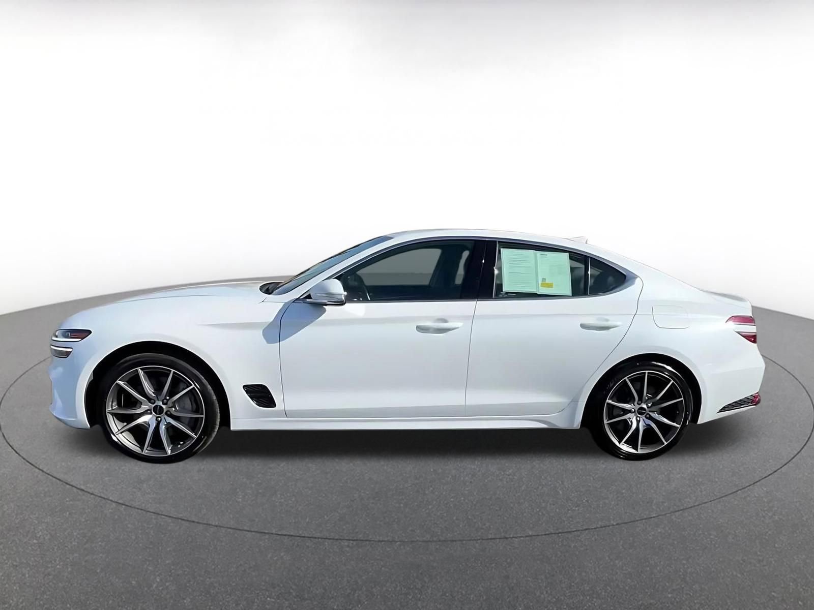 Used 2025 Genesis G70 2.5T image 10