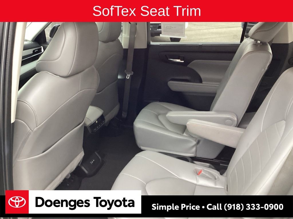 Used 2022 Toyota Highlander XLE image 11