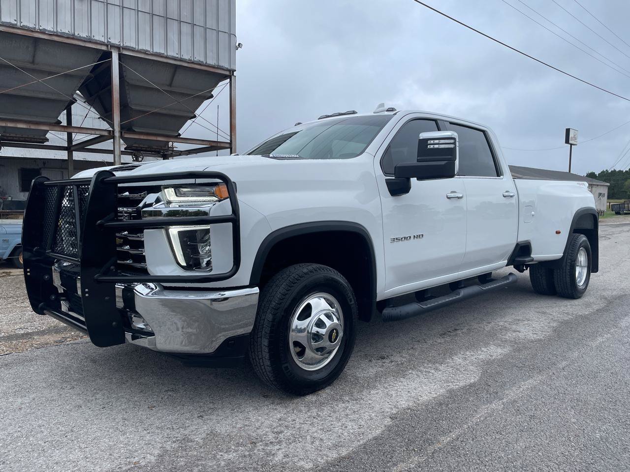 Used 2022 Chevrolet Silverado 3500 LTZ AWD/4WD image 1