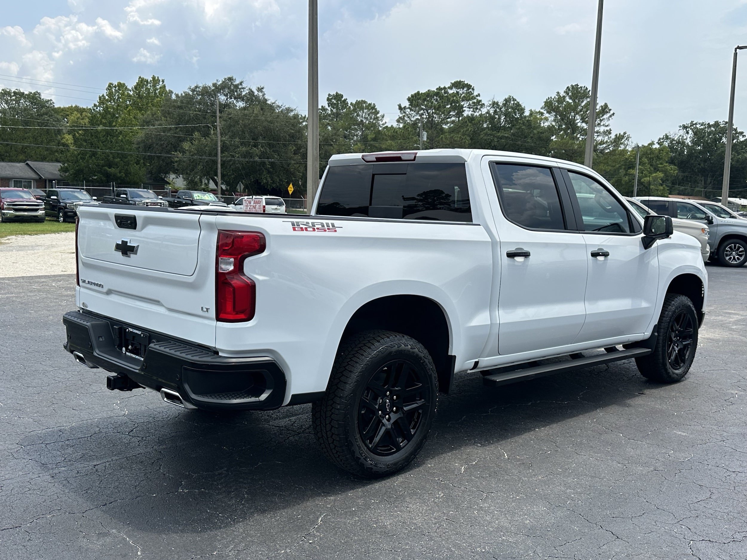 New 2026 Chevrolet Silverado 1500 LT Trail Boss w/ LT Trail Boss Premium Package AWD/4WD image 3