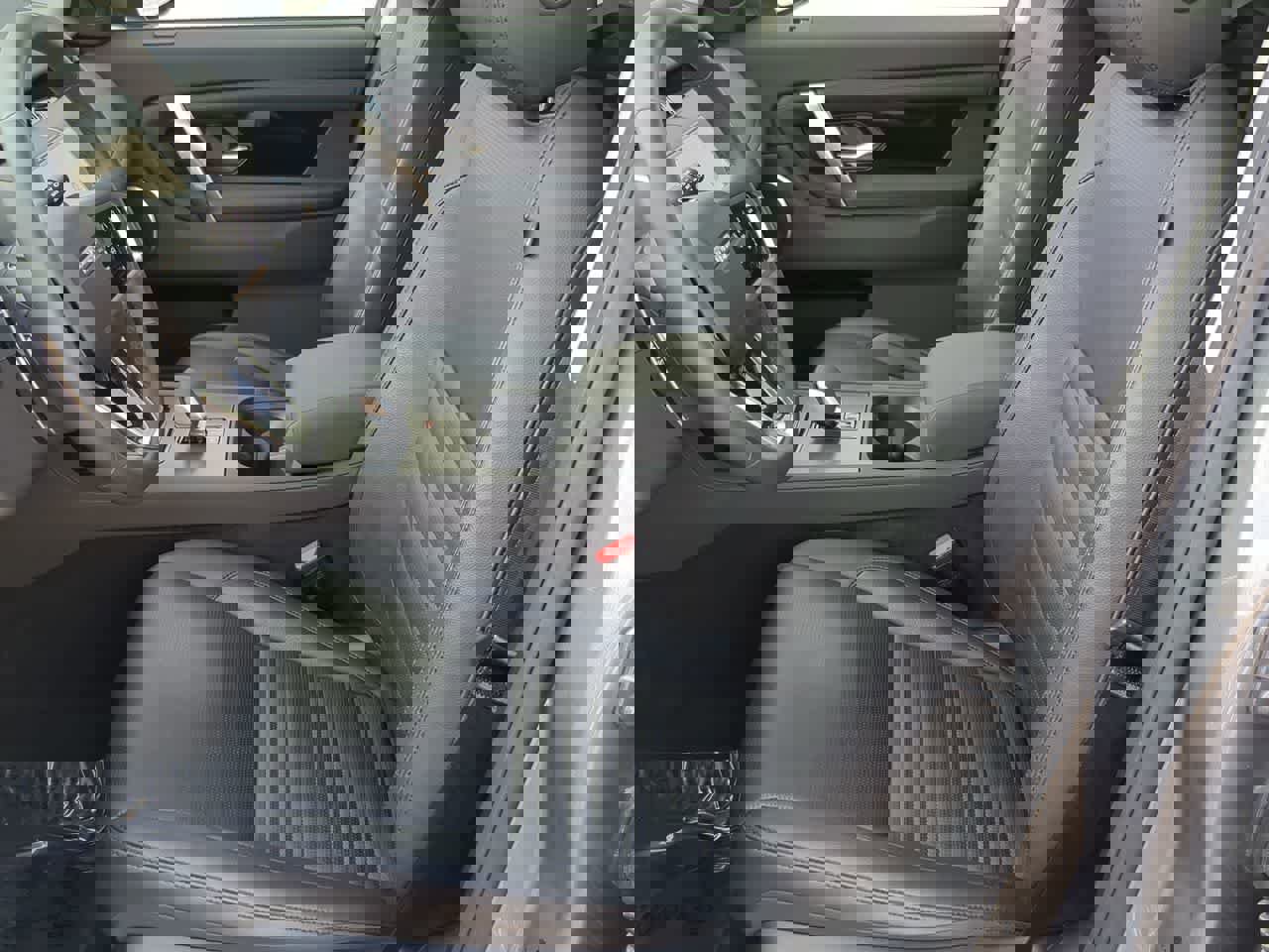 Used 2025 Land Rover Discovery Sport S AWD/4WD image 17