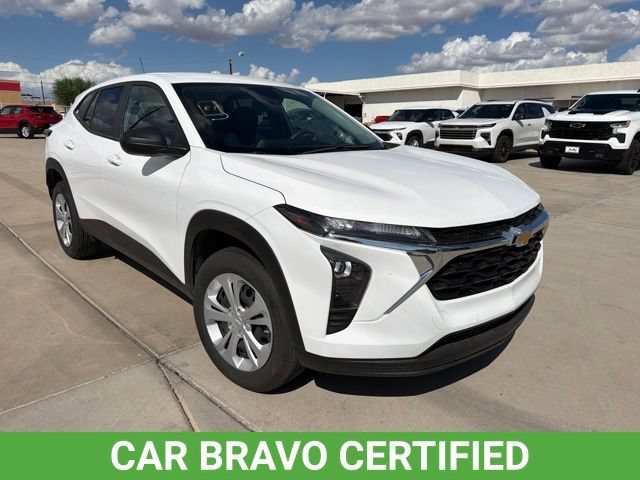 Used 2026 Chevrolet Trax LS FWD image 1