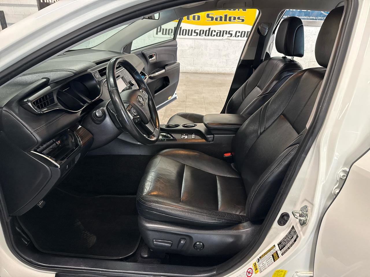 Used 2015 Toyota Avalon XLE FWD image 8