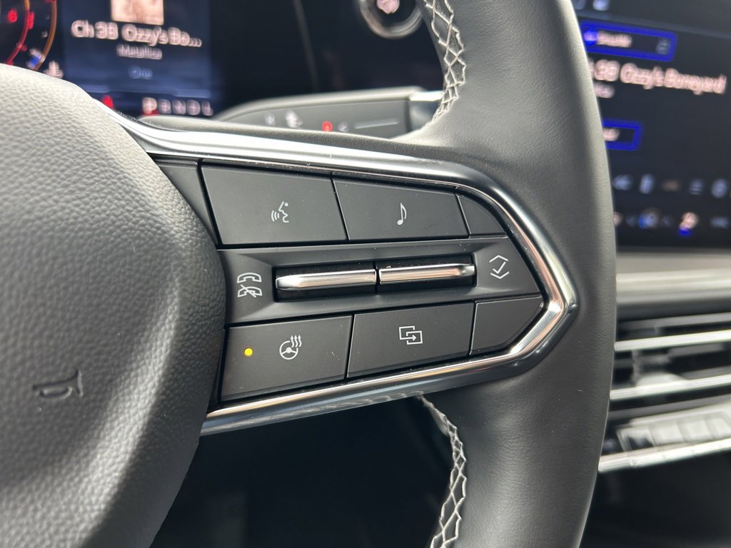 Used 2024 Chevrolet Traverse LT image 29