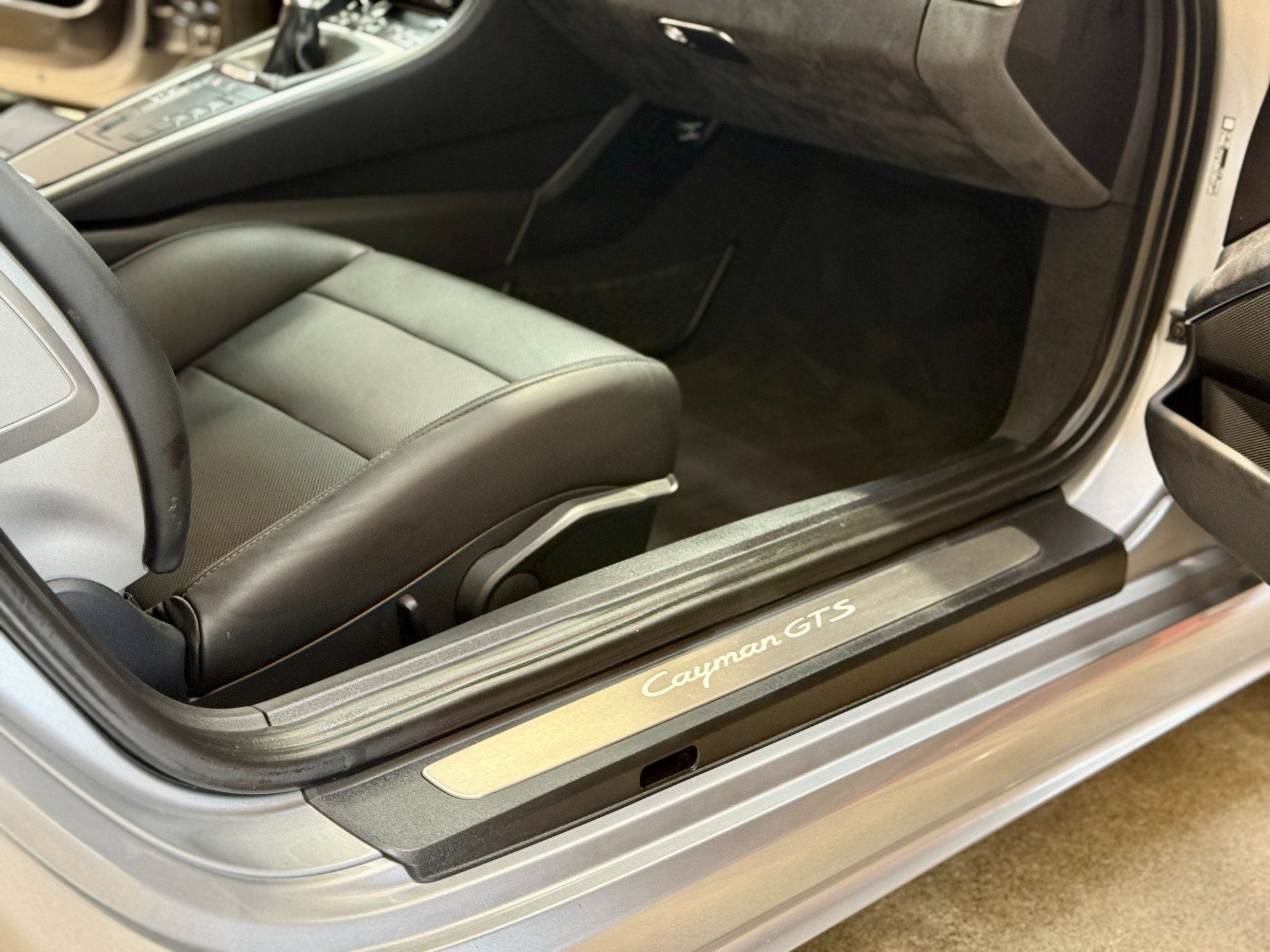 Used 2018 Porsche 718 Cayman GTS image 31
