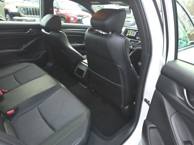 Used 2019 Honda Accord Sport image 12