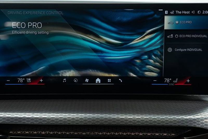 Used 2025 BMW 330i xDrive w/ M-Sport Package image 24