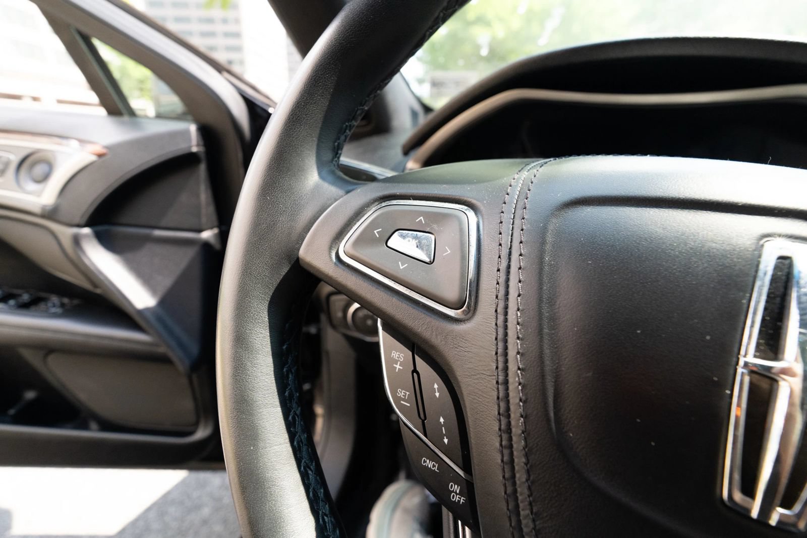 Used 2019 Lincoln MKZ Reserve w/ Reserve Plus Package AWD/4WD image 44