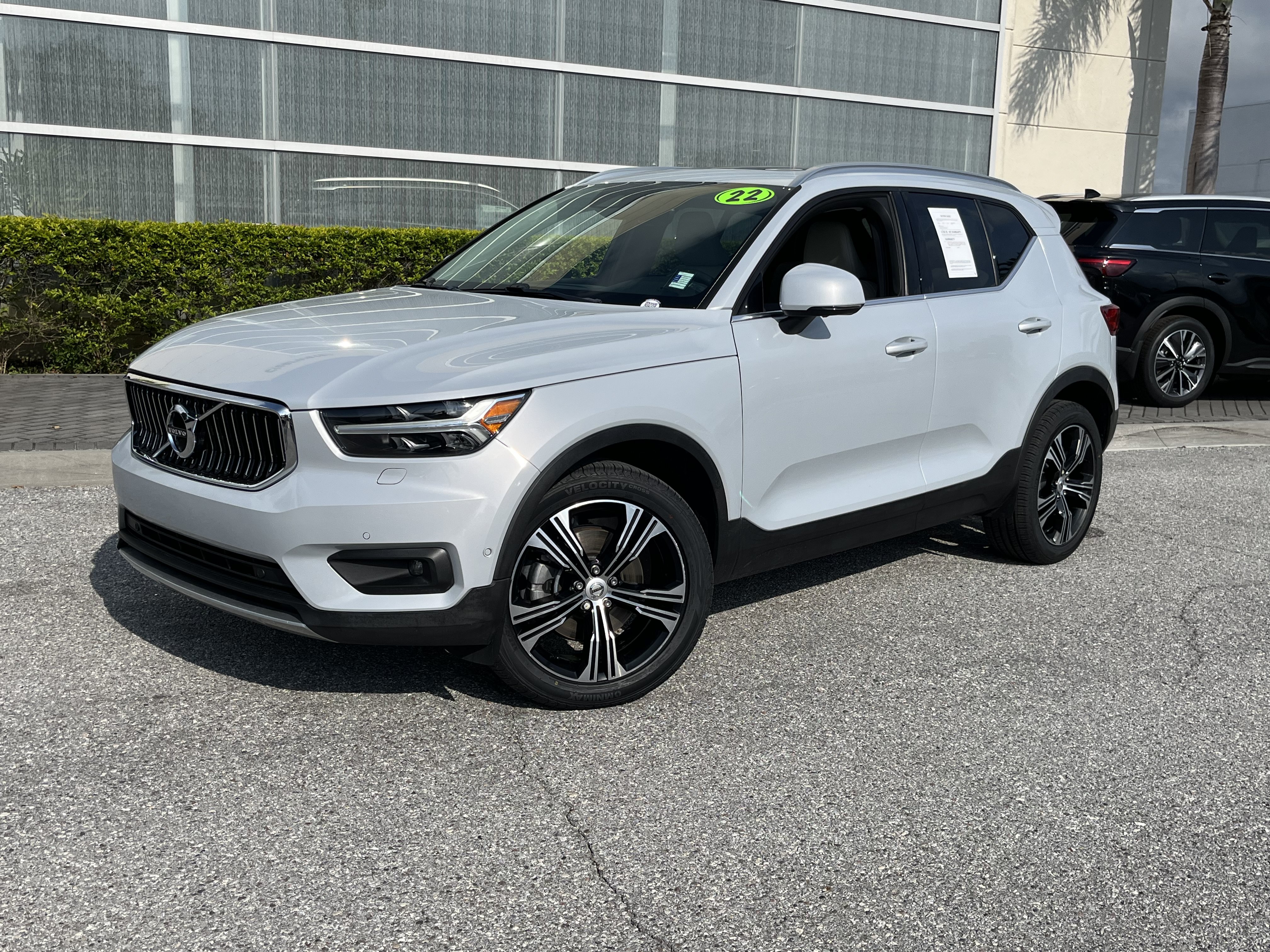 Used 2022 Volvo XC40 T5 Inscription w/ Advanced Package