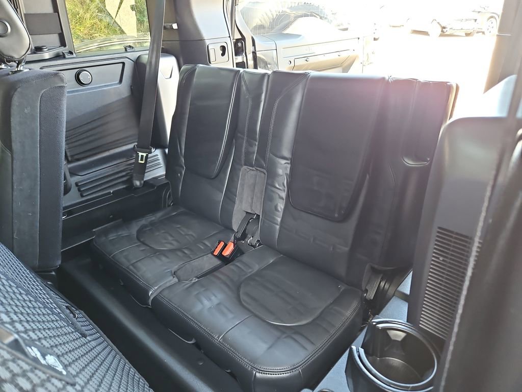 Used 2021 Land Rover Defender 110 X image 32