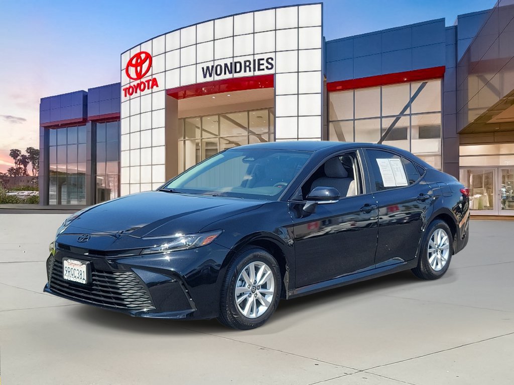 Used 2025 Toyota Camry LE w/ Convenience Package FWD image 2