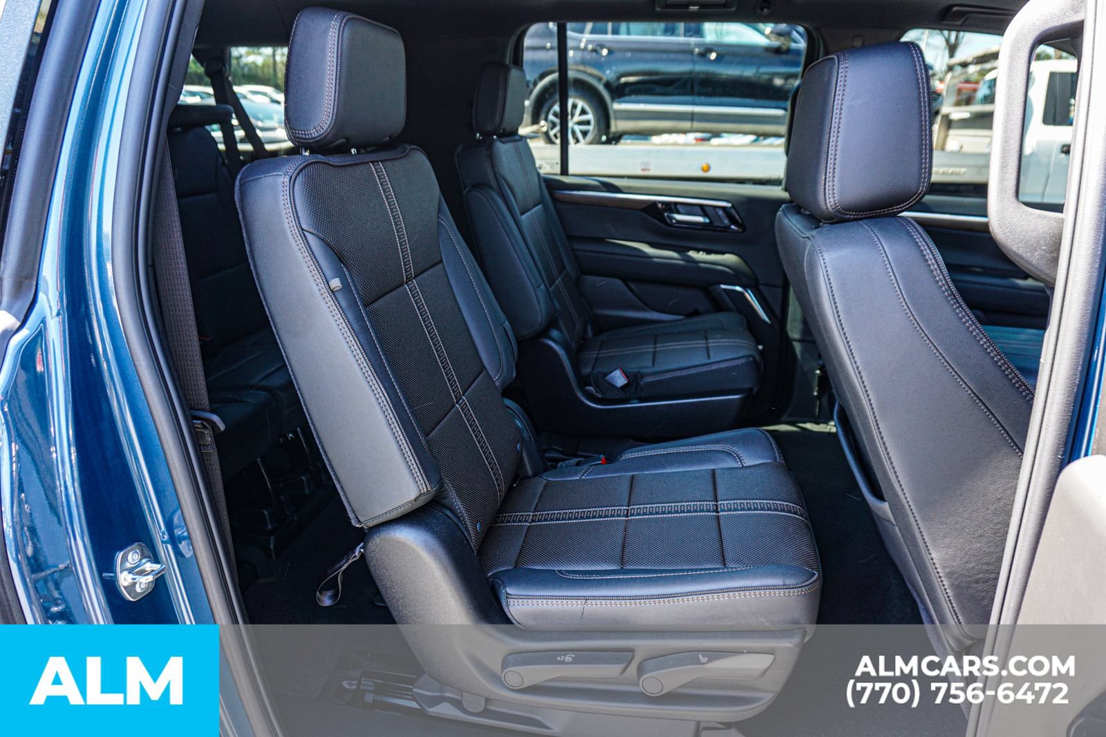 Used 2025 Chevrolet Suburban High Country AWD/4WD image 24