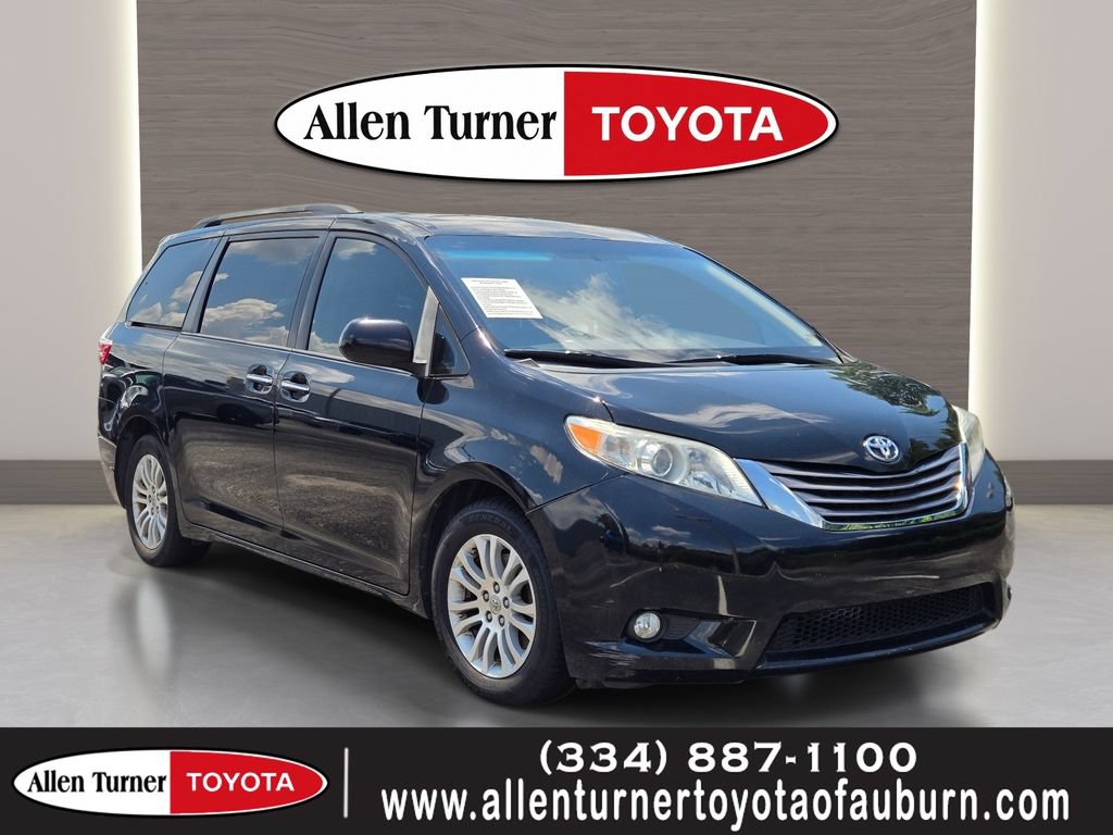Used 2015 Toyota Sienna XLE w/ XLE Navigation Package FWD image 1