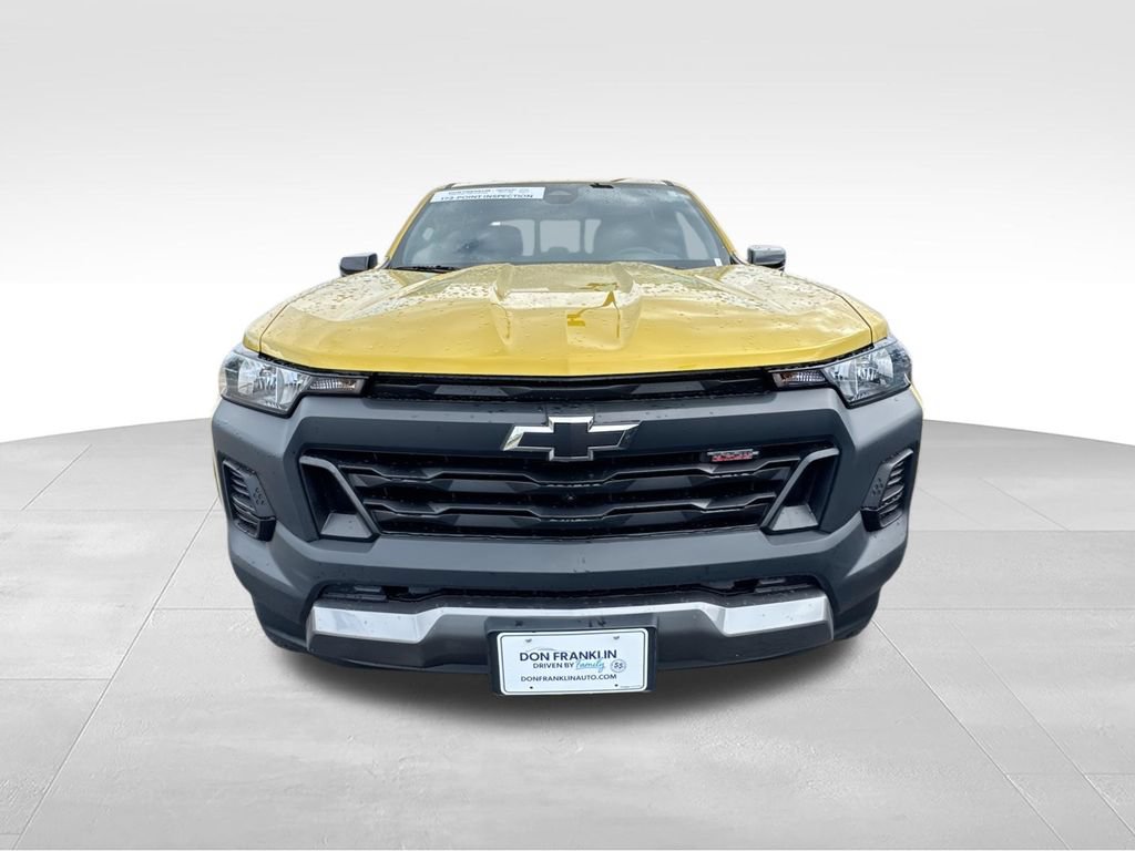 Used 2023 Chevrolet Colorado Trail Boss w/ Technology Package AWD/4WD image 3