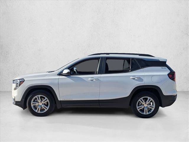 Used 2024 GMC Terrain SLE w/ Driver Convenience Package image 5