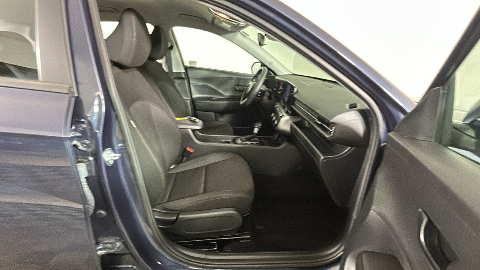 Certified 2025 Hyundai Kona SE AWD/4WD image 36
