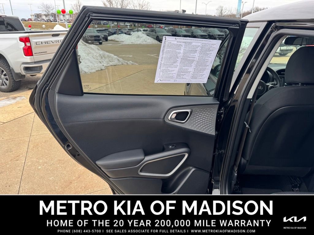 Used 2021 Kia Soul LX image 21