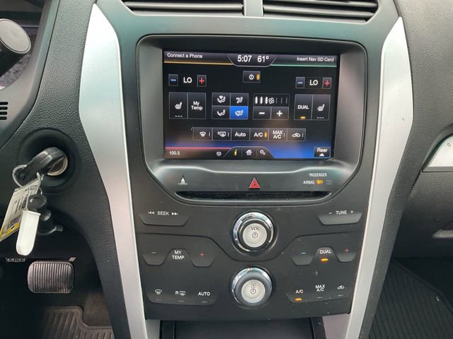 Used 2014 Ford Explorer XLT w/ Equipment Group 202A AWD/4WD image 15