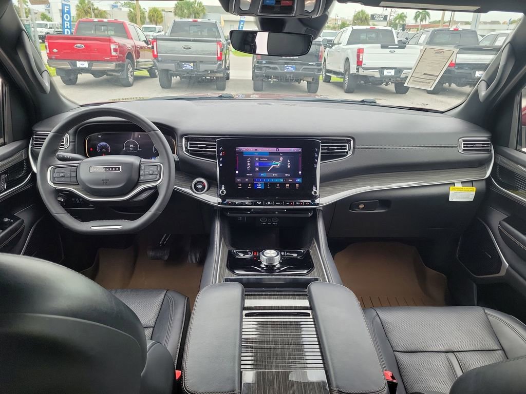 Used 2022 Jeep Wagoneer Series II RWD image 14