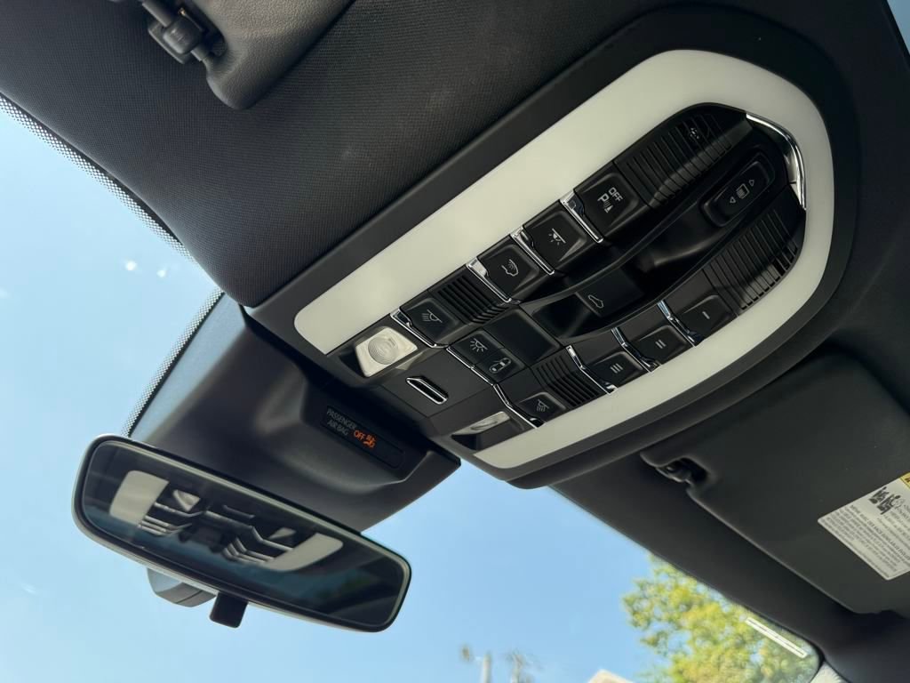 Used 2019 Porsche Macan AWD/4WD image 36