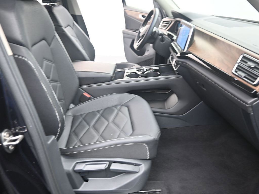 Used 2025 Volkswagen Atlas SE image 22