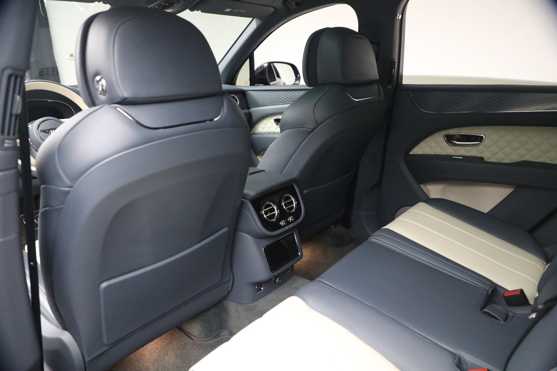 Certified 2021 Bentley Bentayga Speed image 23