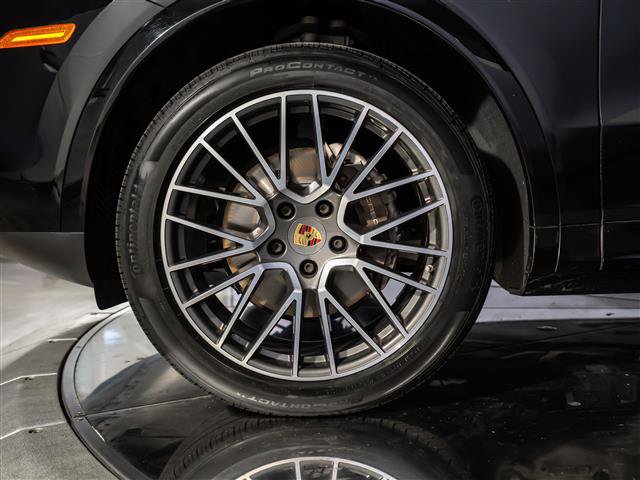 Certified 2020 Porsche Cayenne Coupe AWD/4WD image 14
