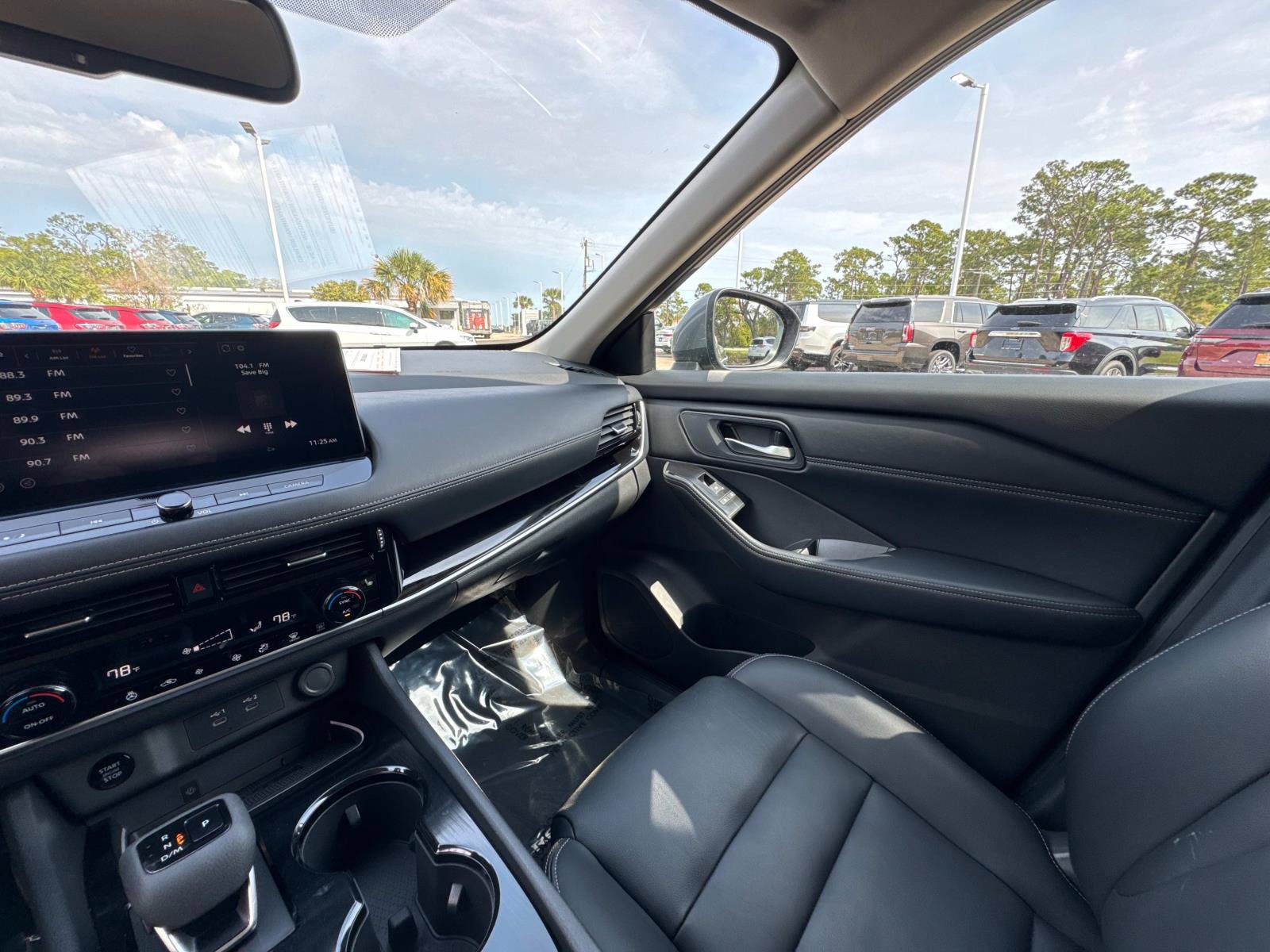 Used 2026 Nissan Rogue SL image 26