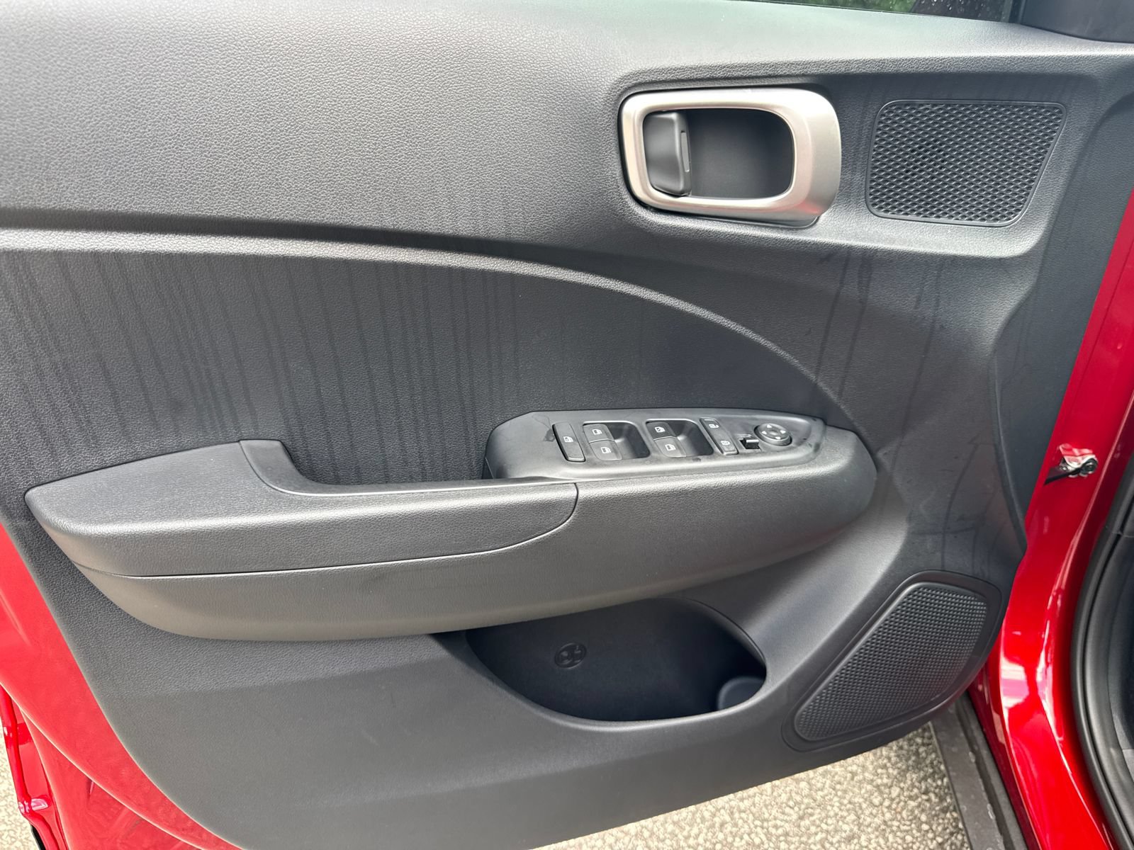 Used 2025 Hyundai Venue SEL FWD image 10