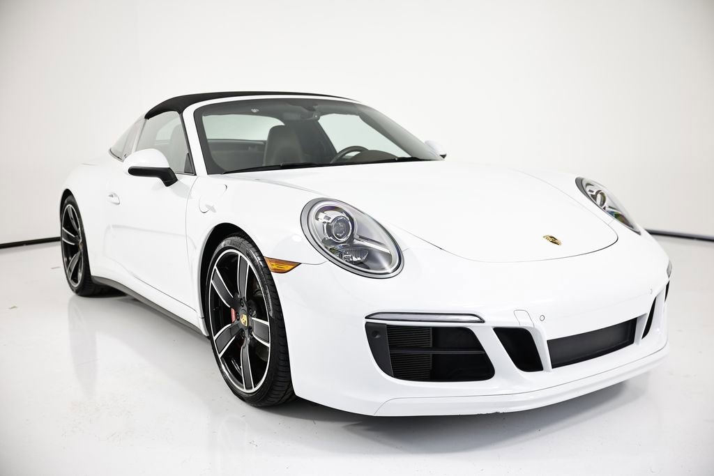 Certified 2018 Porsche 911 Targa 4S w/ Sportdesign Package image 9