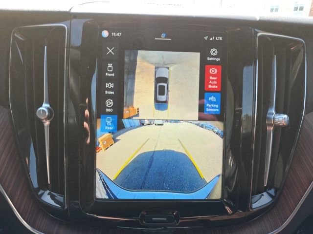 Certified 2024 Volvo XC60 B5 Plus w/ Protection Package Premier image 35