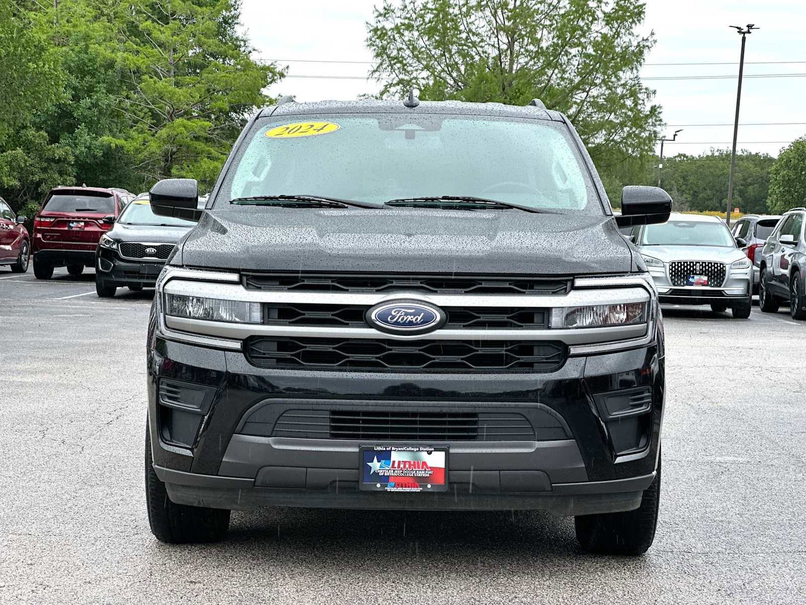 Used 2024 Ford Expedition Max XLT image 10