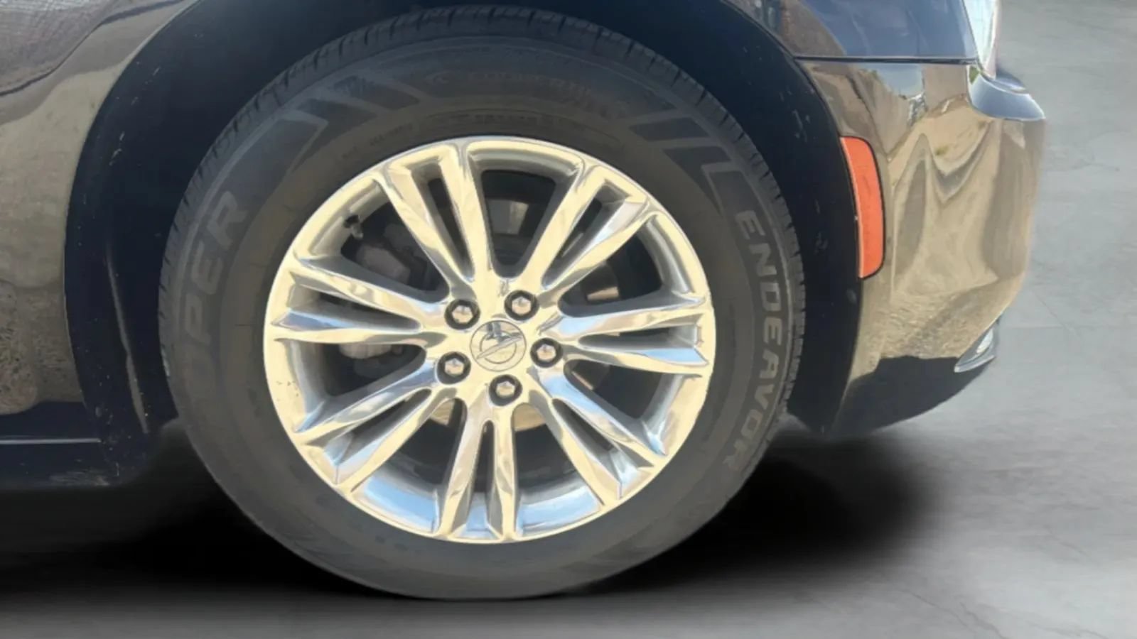 Used 2016 Chrysler 300 C RWD image 29