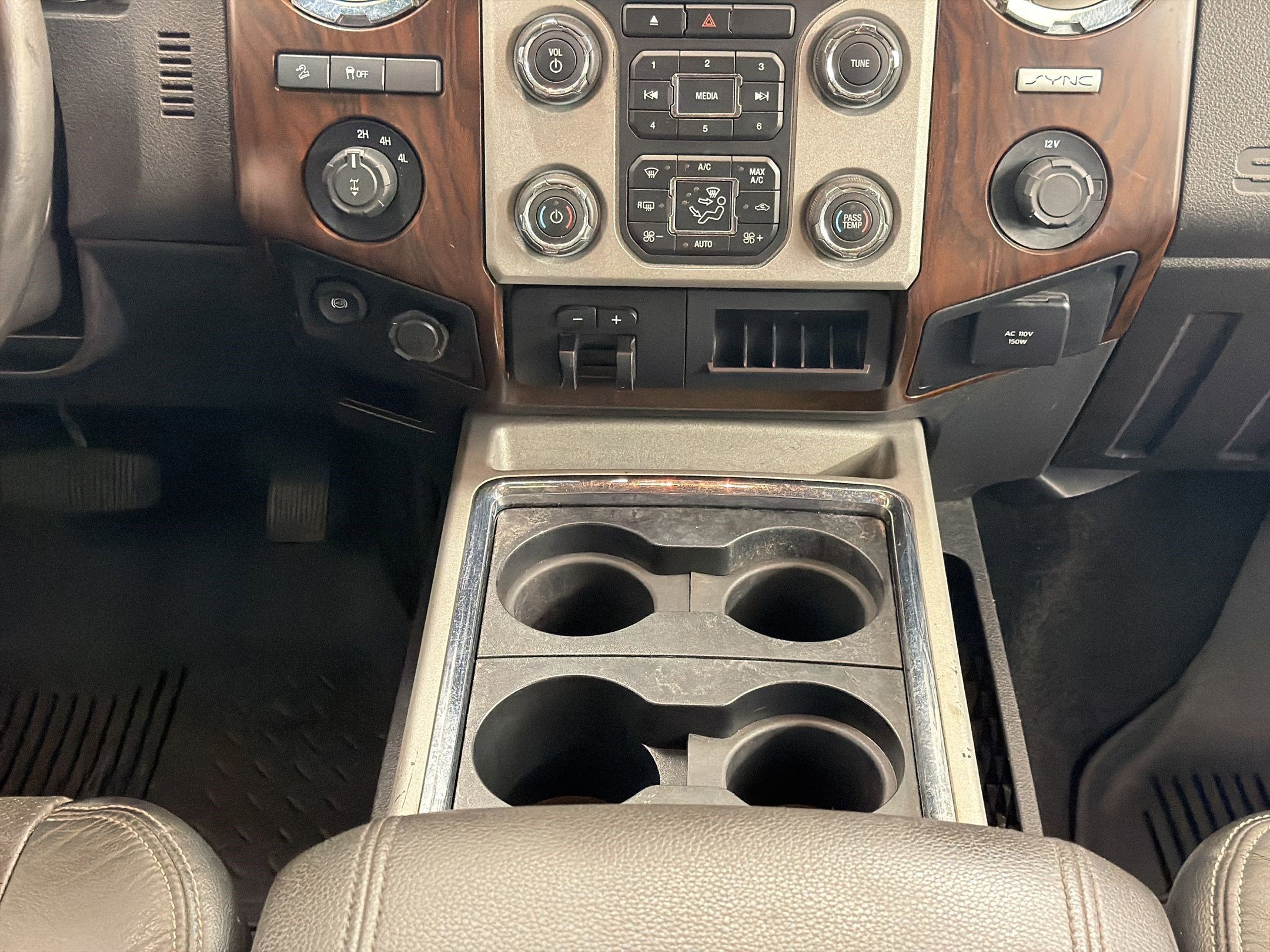 Used 2015 Ford F250 Lariat w/ FX4 Off-Road Package AWD/4WD image 23