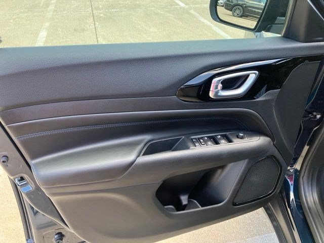 New 2026 Jeep Compass Latitude AWD/4WD image 9