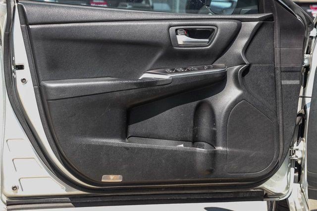 Used 2016 Toyota Camry SE FWD image 21