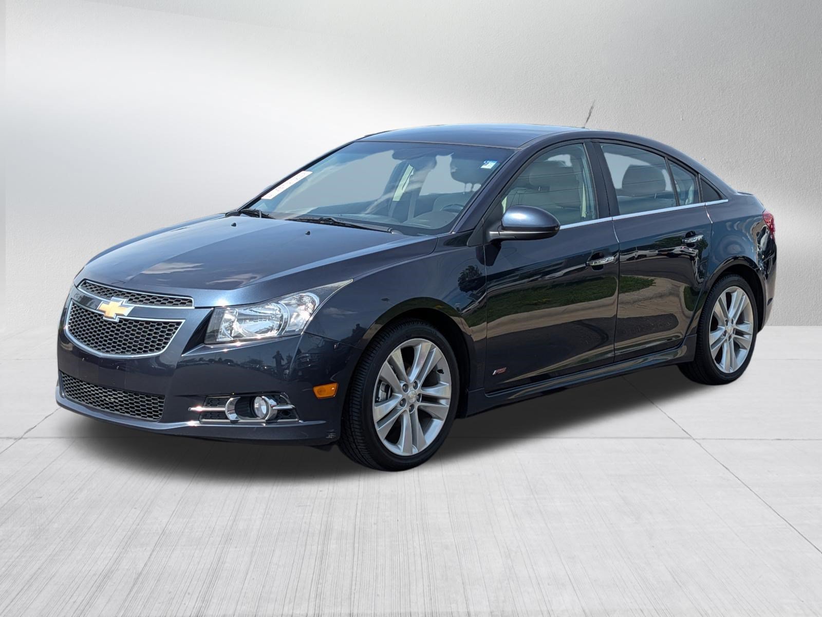 Used 2014 Chevrolet Cruze LTZ w/ RS Package FWD image 3