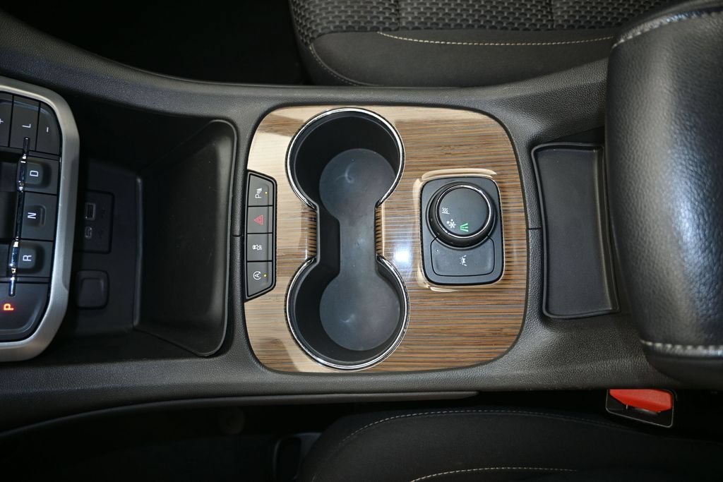 Used 2023 GMC Acadia SLE FWD image 18