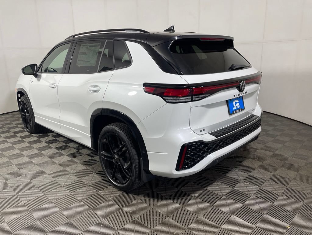 New 2026 Volkswagen Tiguan SE R-Line AWD/4WD image 3