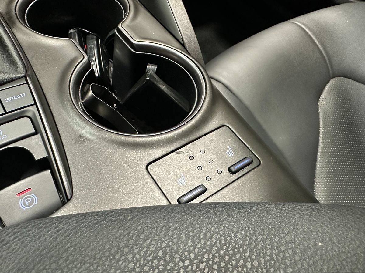 Used 2022 Toyota Camry XSE w/ Carpet Mat Package (TMS) FWD image 31