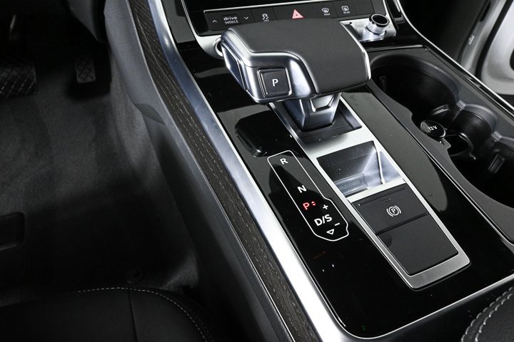 New 2025 Audi Q8 Premium image 17