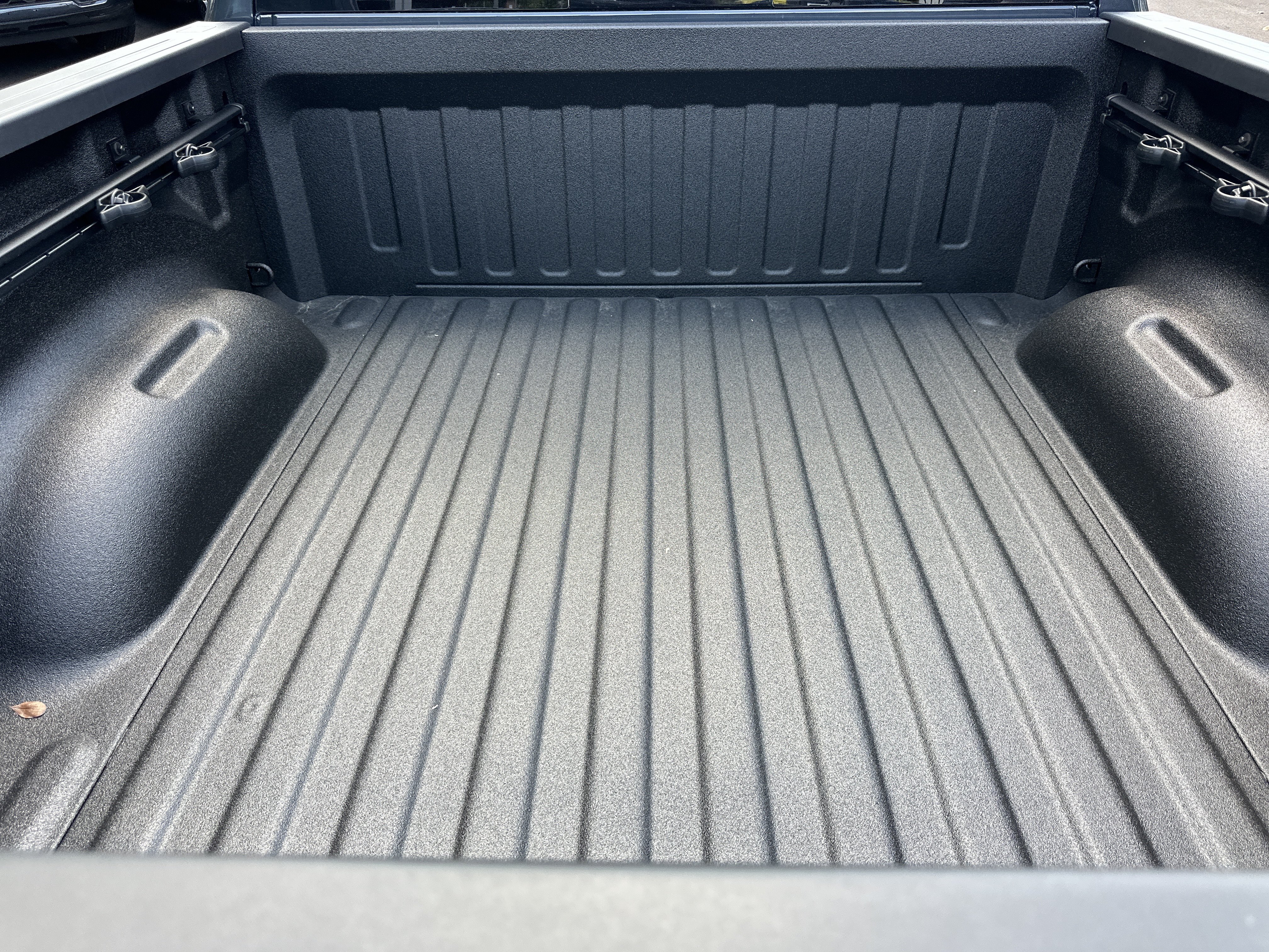 New 2027 RAM 1500 Laramie w/ Night Edition AWD/4WD image 18
