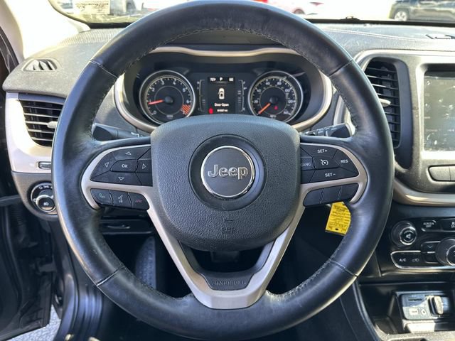 Used 2015 Jeep Cherokee Latitude w/ Cold Weather Group FWD image 26