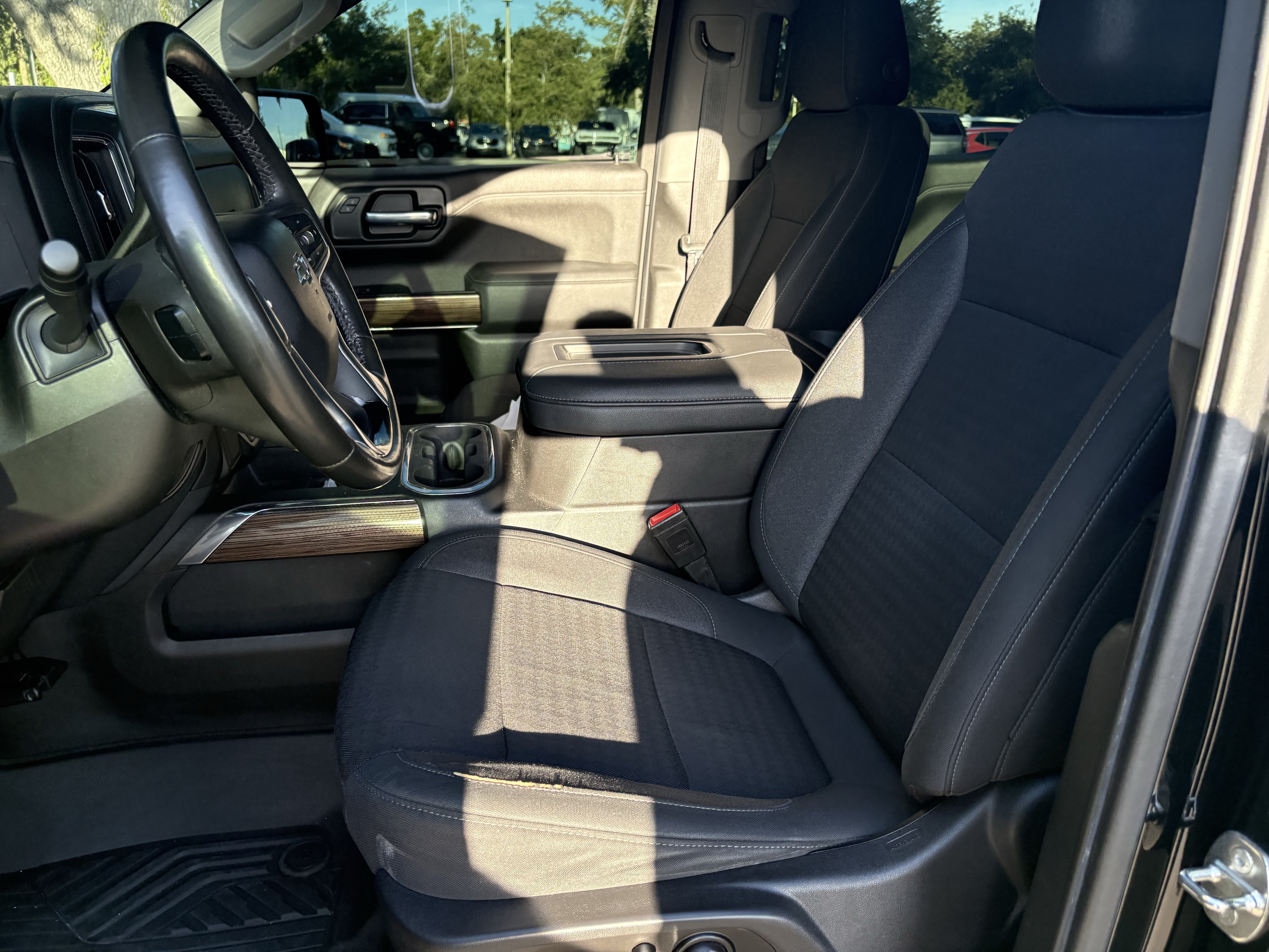 Used 2021 Chevrolet Silverado 1500 LT Trail Boss w/ Bed Protection Package AWD/4WD image 9