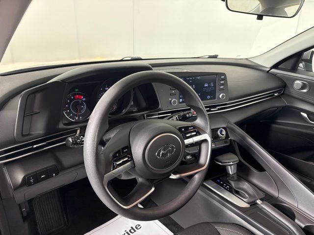 Used 2021 Hyundai Elantra SEL FWD image 18