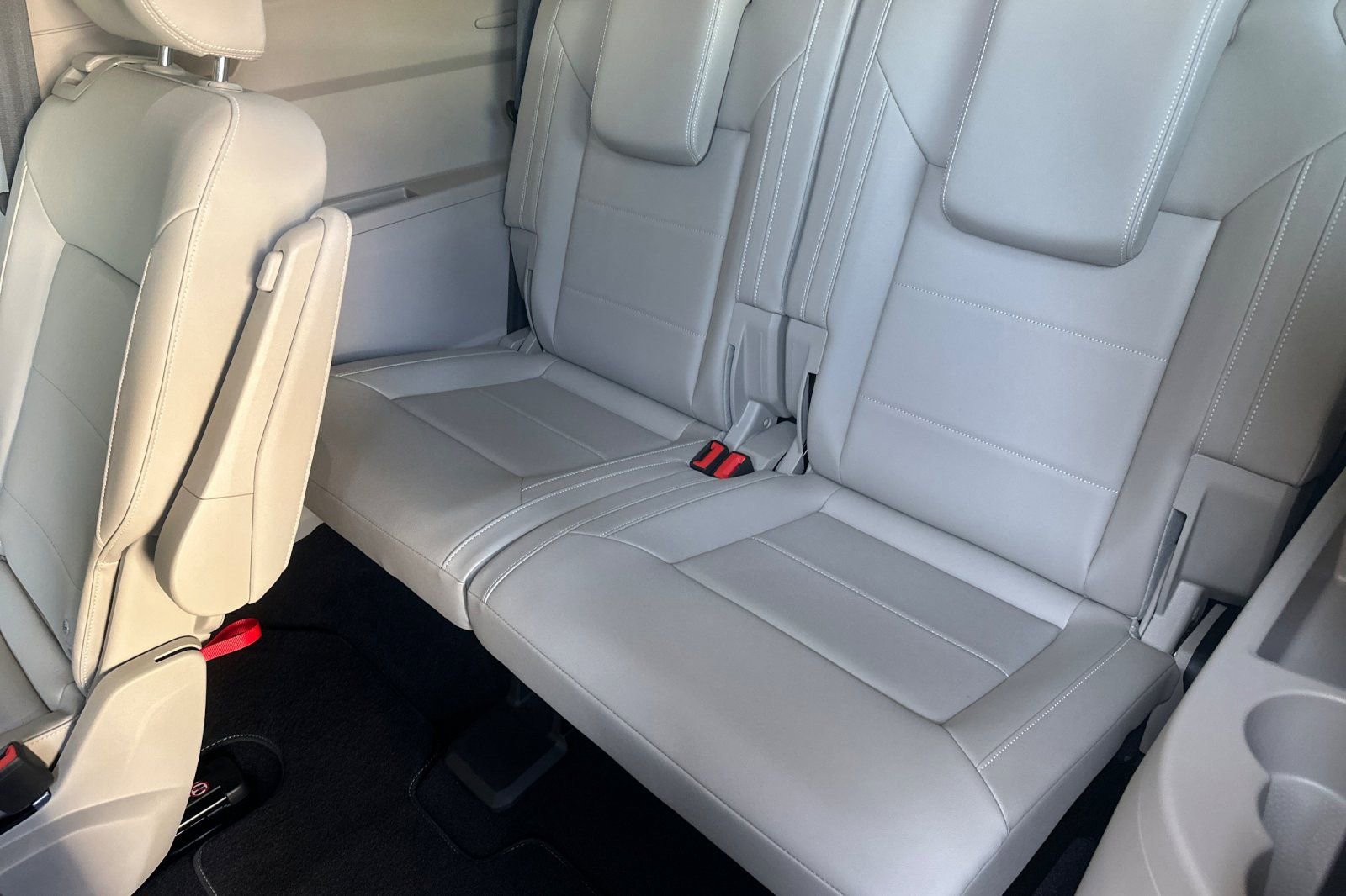 Used 2023 Volkswagen Atlas SE w/ Panoramic Sunroof Package AWD/4WD image 15